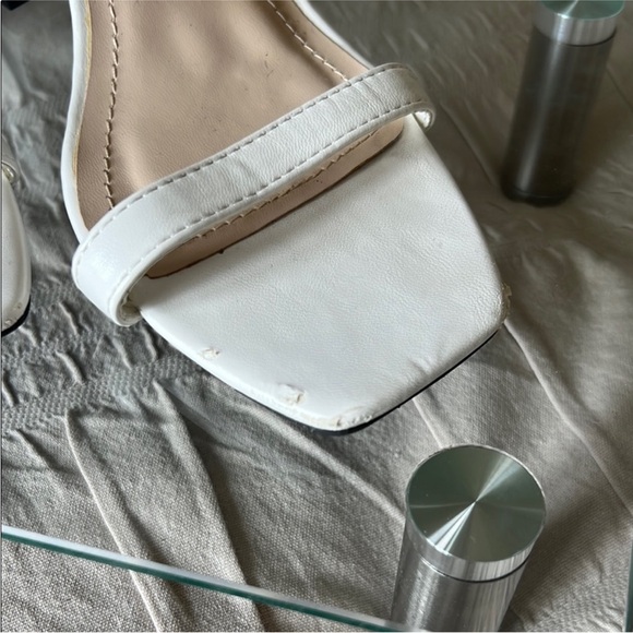 WHITE BLOCK HEEL SANDAL - Picture 3 of 4